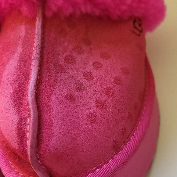 UGG Hot Pink Cozy Slippers Size 7 - Picture 2 of 7